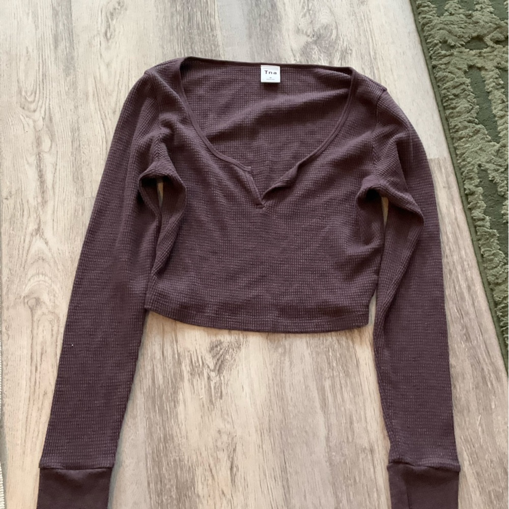 Aritzia TNA waffle cropped long-sleeved size M